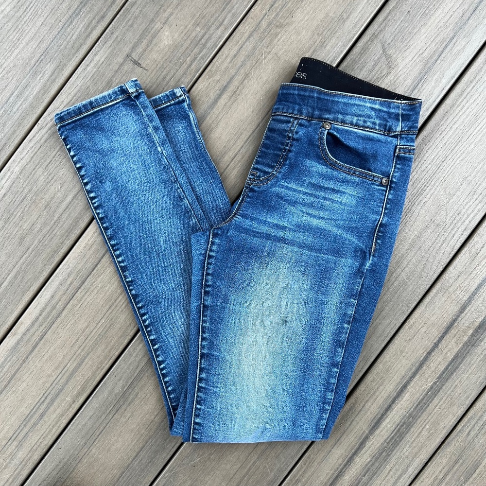 Maurices Pull-On Skinny Jeans